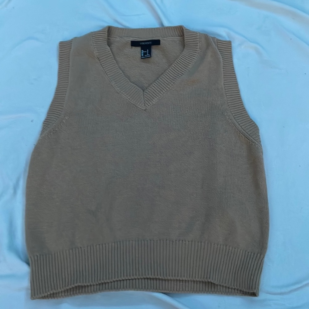 FOREVER21 beige sweater vest